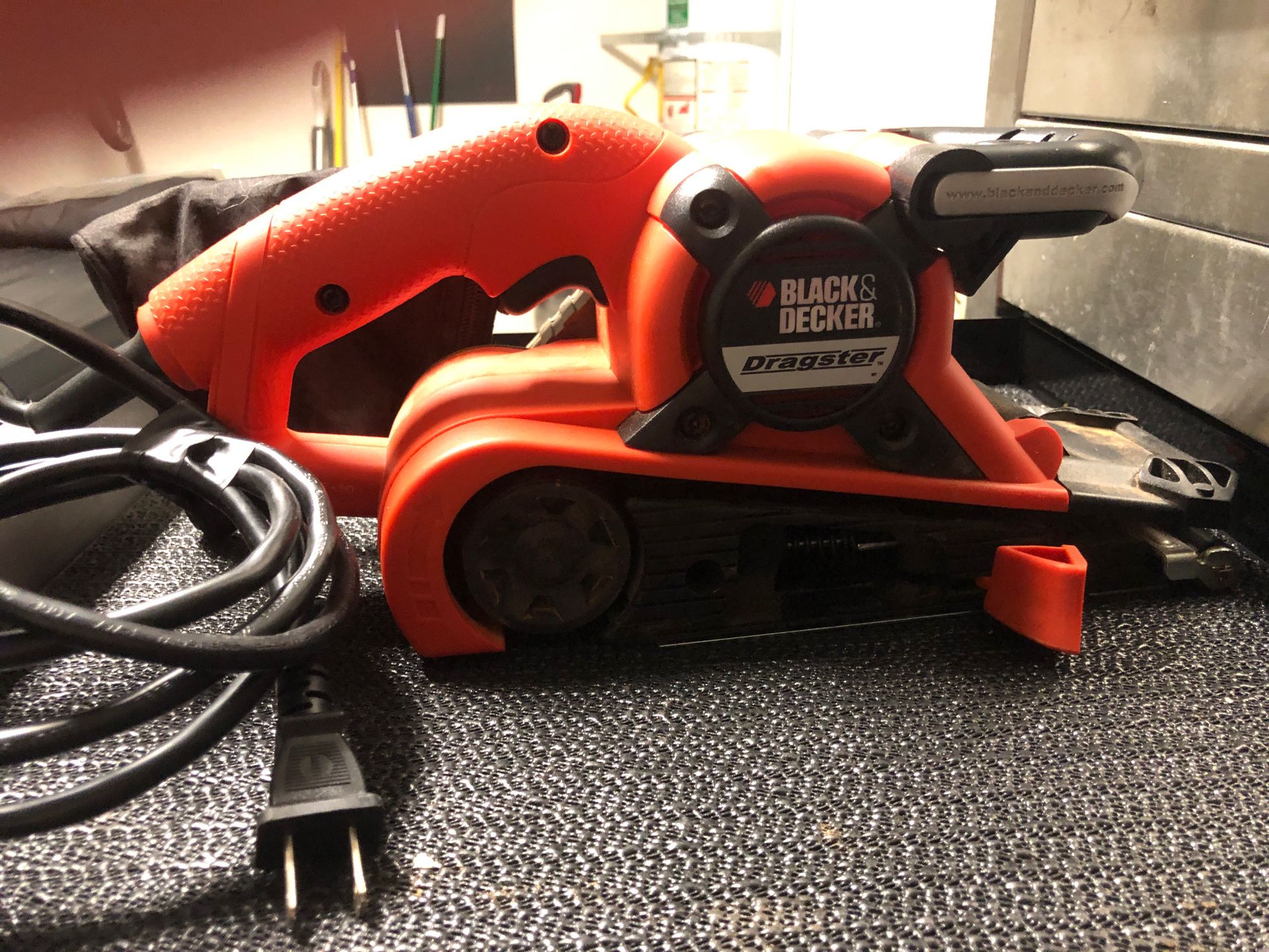 Black and decker 3” x 21” belt sander dragster for Sale in Las Vegas