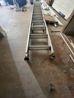 28 Ft Aluminum Ladder Good Conditions $150