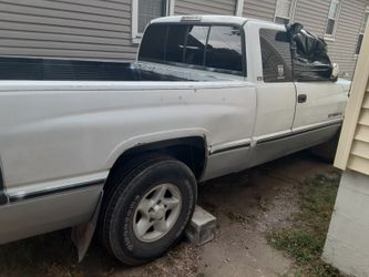 *Stolen*1997 Dodge Ram 1500 SLT 5.2L Automatic