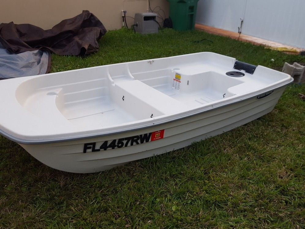 Watertender 9.4ft dinghy with 4hp 2 stroke outboard for Sale in Miami