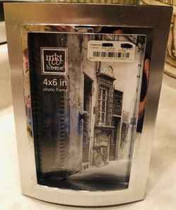 Silver City 4x6 Standing Picture Frame