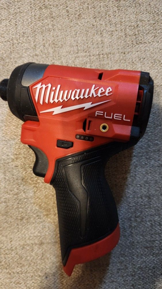 Milwaukee Fuel M12 Compact Impact Driver 