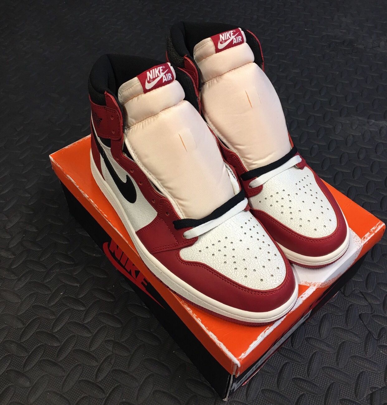 New Jordan 1 Retro “Lost And Found”