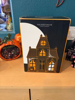 NIB The 2010 Bath & Body Works Slatkin Co. Halloween Black Haunted House Luminary