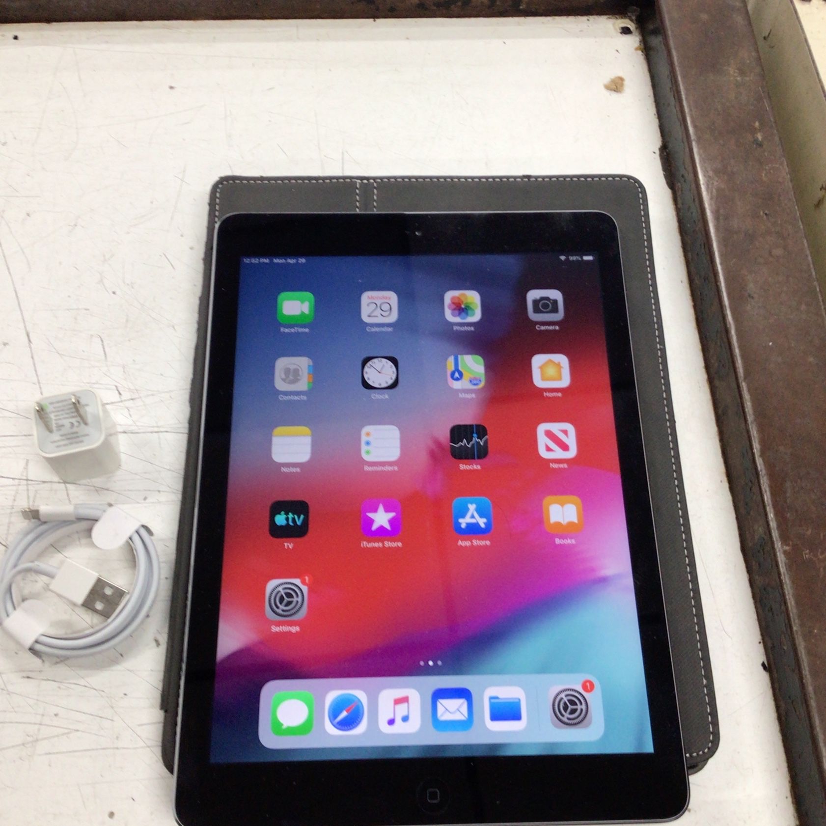 Apple iPad Air 1st Generation  9.7” 16 GB Wi-Fi  Includes Charger A1474 Factory Reset No iCloud