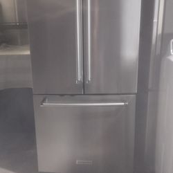 Flawless 30" KitchenAid French Door Refrigerator 