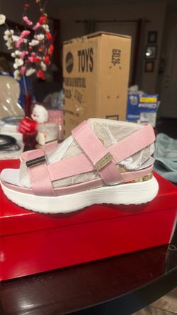Pink sandals size 5 New Guess