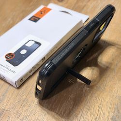 Spigen iPhone 15 Pro Case with Kickstand