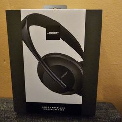 Bose Noise Canceling Over Ear 700