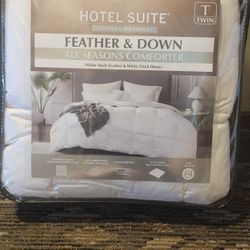 All Season Down Comforter (*NEED GONE ASAP!!) 