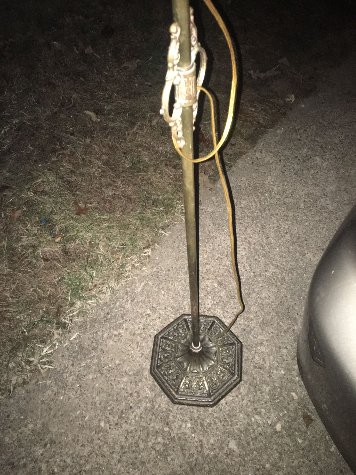Nice vintage brass lamp only $25