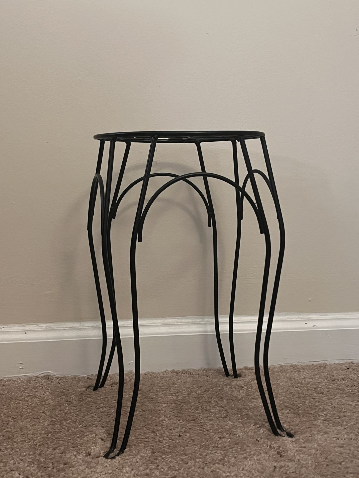 Black Metal Plant Stand / Accent Table Base – Curved Leg Design – 15” Tall