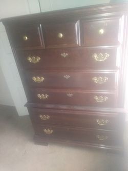 *FREE GLASS TABLE*Solid wood 6 drawer dresser drawers Both $185