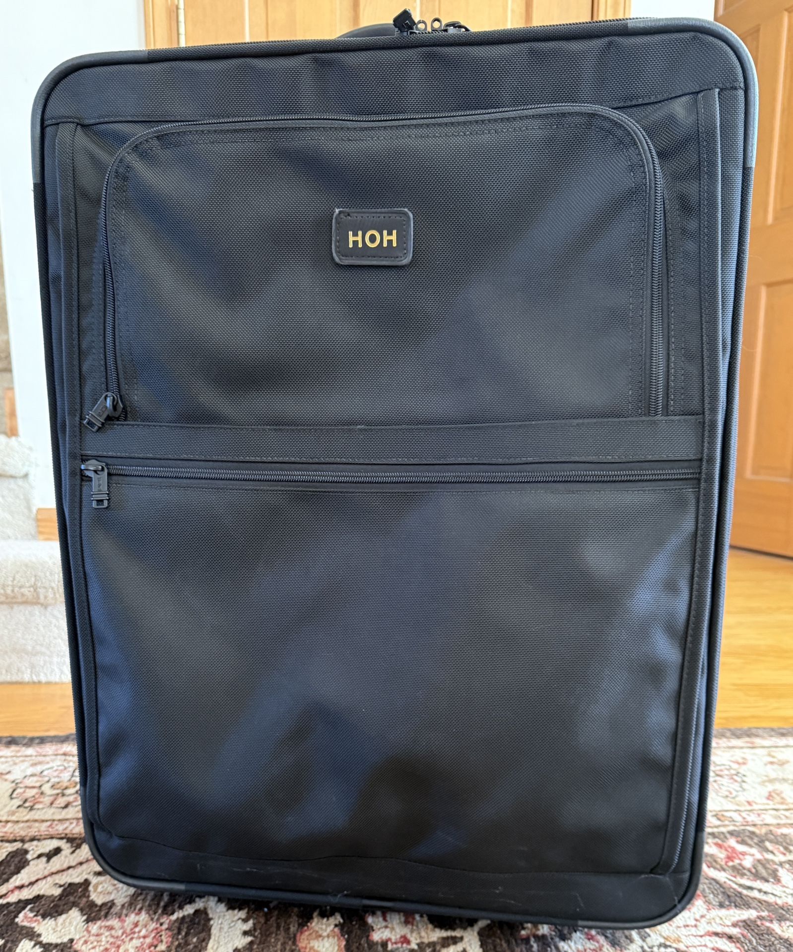 Tumi Large Rolling Suitcase -Black 