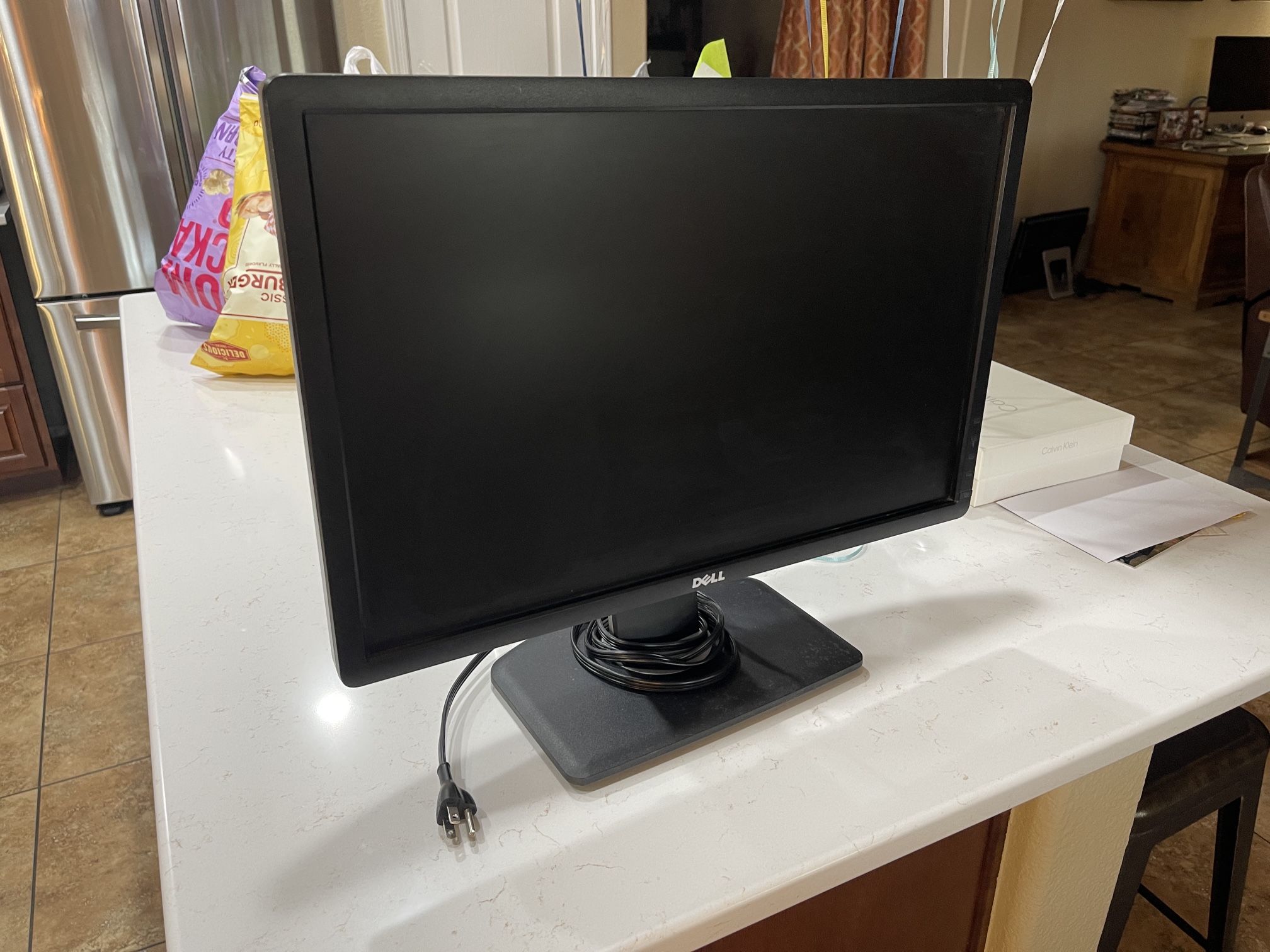 Dell 20” Adjustable Height & Pivot Screen Located In East Mesa