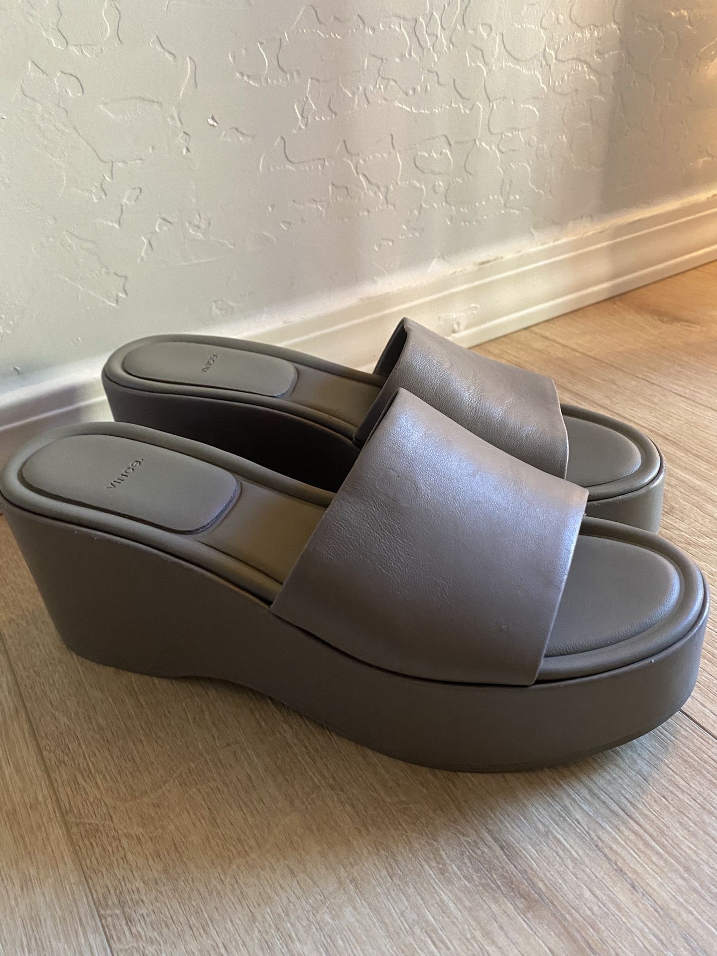 Vince Polina Wedges Sandals Size 7.5 or 38