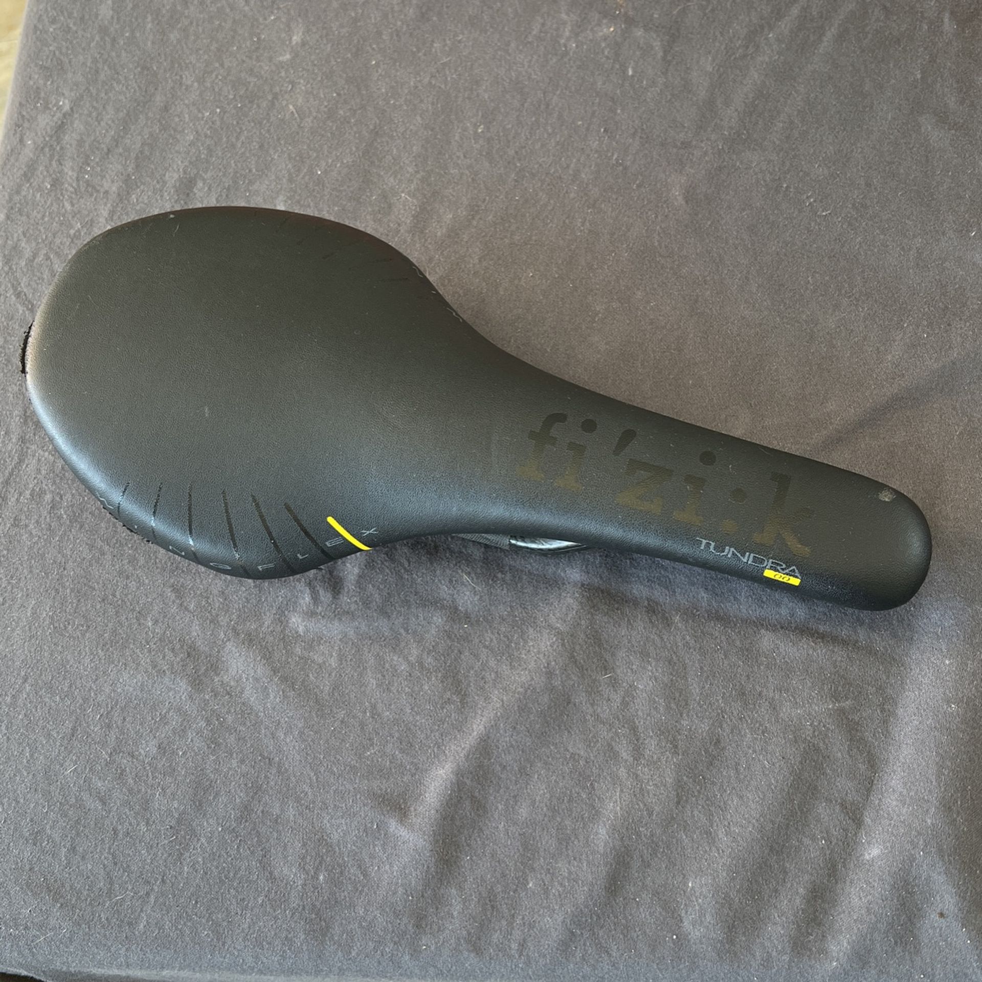 Fizik Tundra 00 Carbon Saddle Seat Mountain Bike