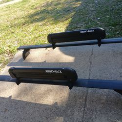 Rhino racks w/carrier