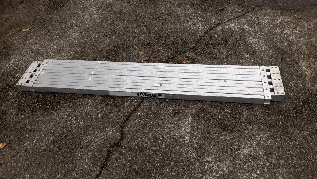 Adjustable aluminum plank