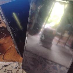 3 Flat Screen Smart Tvs New