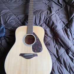 Acoustic  Guitar Yamaha SG 700 S