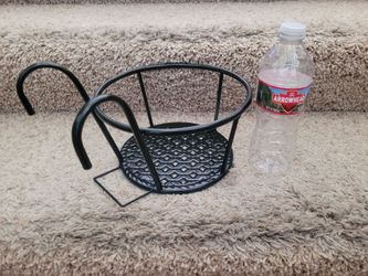 NEW - Metal hanging flower pot rack with hooks / size 8.5"Dia x 4"H /   @$5 each