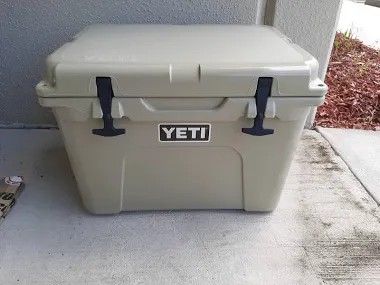 Yeti Tundra 35 Cooler Brand New
