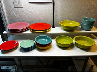 🌈 Colorful Fiesta Dinnerware Set – 25 Pieces – Excellent Condition 🌈**