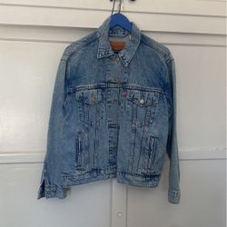 Levi’s Jean Jacket (L)
