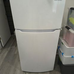Medium Sized Fridge 