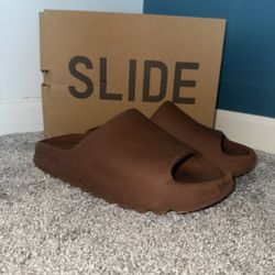 Adidas Yeezy slides