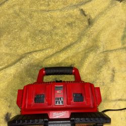 Milwaukee Tool 12 Amps Battery Charger