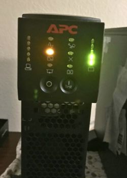 APC SURT1000XLi Battery backup system