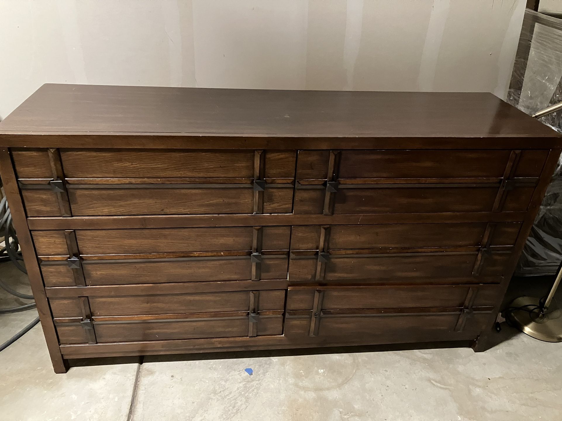 Dresser (missing One Knob On Bottom Right Drawer)