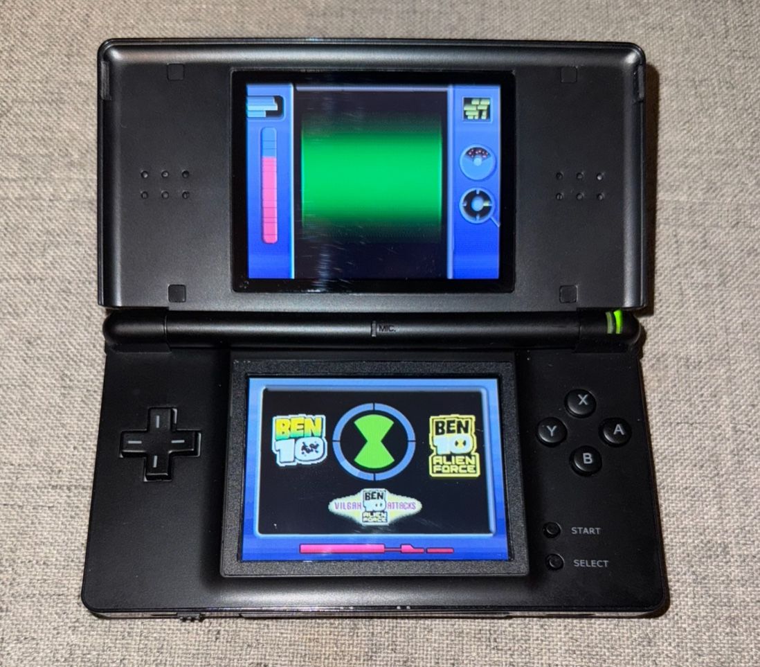 BLACK POKEMON NINTENDO DS LITE SPECIAL EDITION HANDHELD CONSOLE