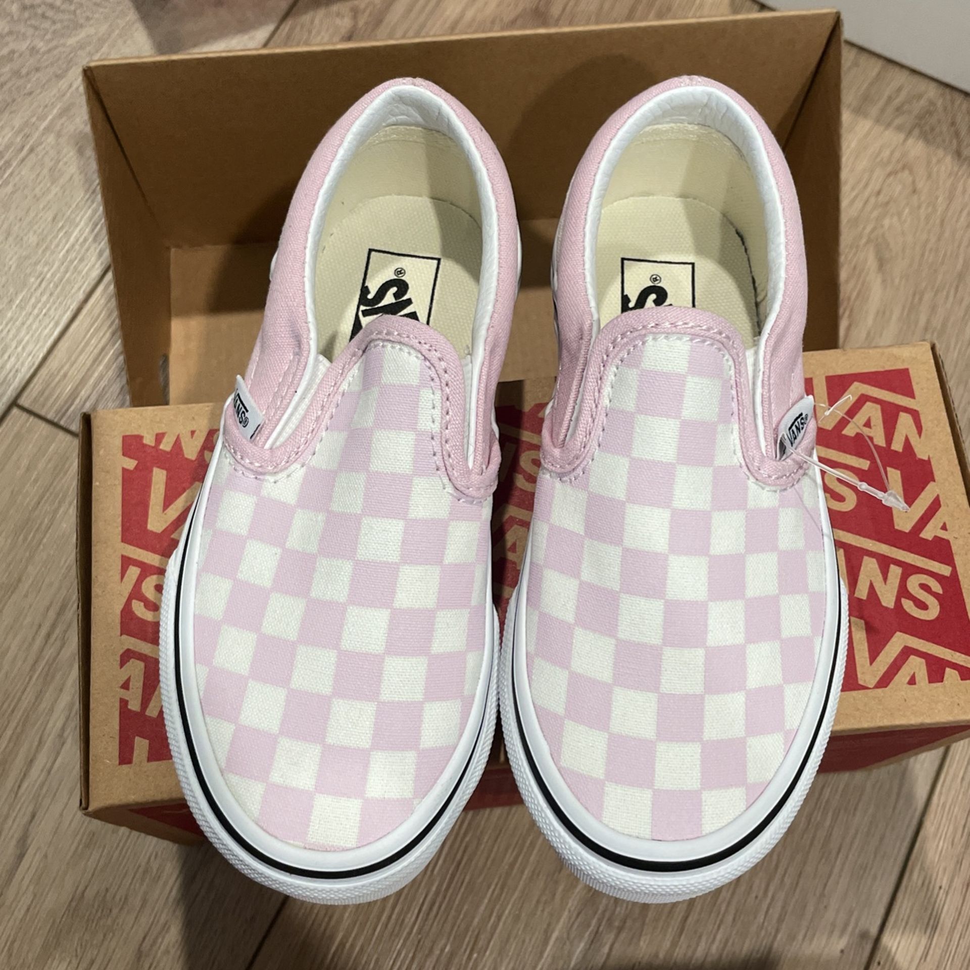 GIRLS CHECKERED VANS