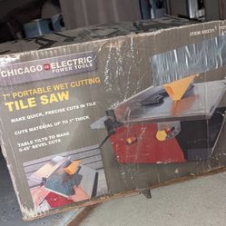 Used 4.8 Amp, 7 in. Table Top Wet Cut Tile Saw