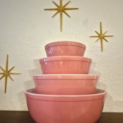 Beautiful Pink Pyrex Complete Nesting Bowl Set 1950s