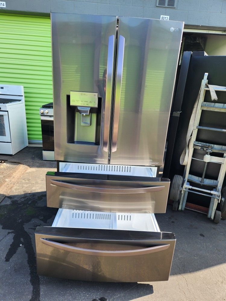 LG 4-door refrigerator, 36 cm wide x 68.5 cm high x 29 cm deep, 3-month warranty