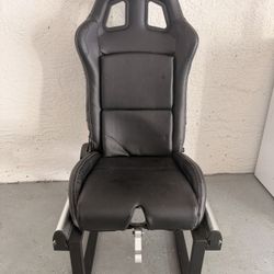 Playseat Sim Racing Seat & Frame – Wheel Mount Missing – Priced Accordingly