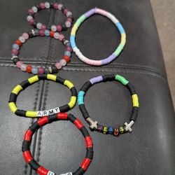 Bracelets 