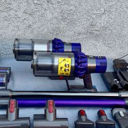 Dyson V10 Stick Vacuum