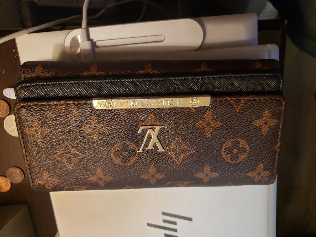 Louis Vuitton Womans Wallet