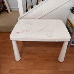 *Free*  Ikea Kids Table (first come first get)
