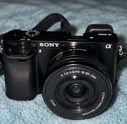 Sony A6000 Camera + 16-50mm Lens, Bag, 2 Batteries & Charger