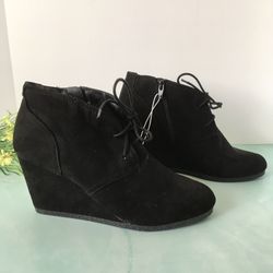 Wedge Ankle Boots Size 9 1 2 for Sale in Warren MI OfferUp