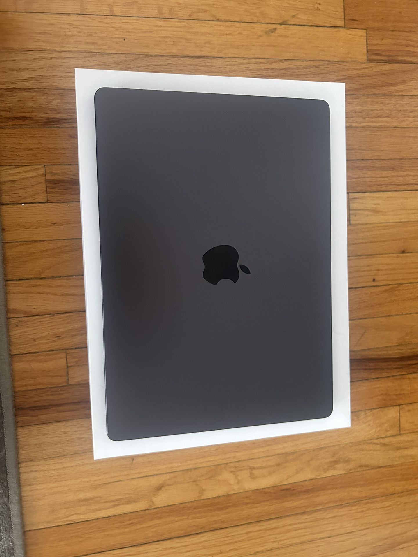 MacBook Pro 14” M3 Pro – 36GB RAM / 1TB SSD – Like New