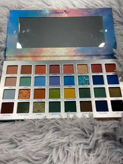 Eyeshadow pallet
