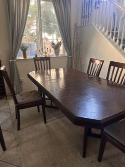 Dining table - With Extension With 6 Chairs