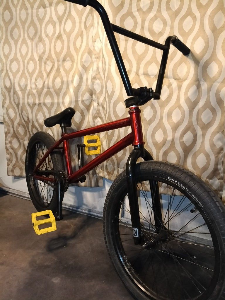 MUTINY LUCKY STRIKE ( CUSTOM )